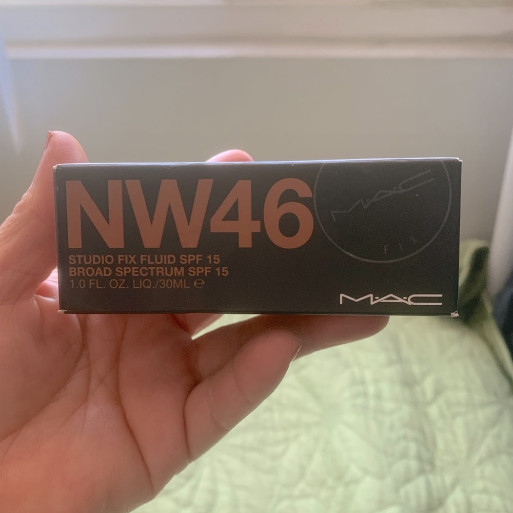 MAC Cosmetics Studio Fix Fluid Foundation SPF NW46
